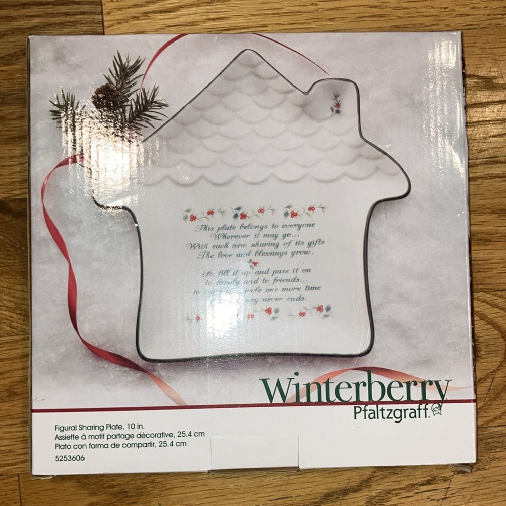 Pfaltzgraff Winterberry Stoneware Sharing Plate 10 inches Holiday Christmas NIB - Picture 2 of 6